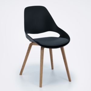 Houe Falk stoel - houten poten